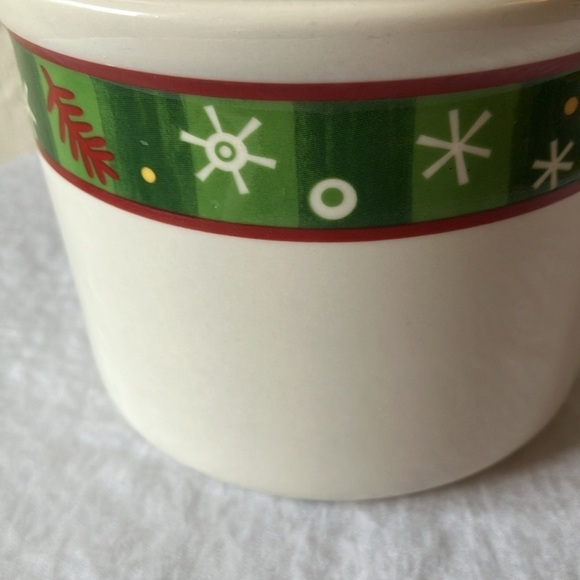 Longaberger: Christmas Holiday One Pint Crock with Lid - Picture 14 of 16